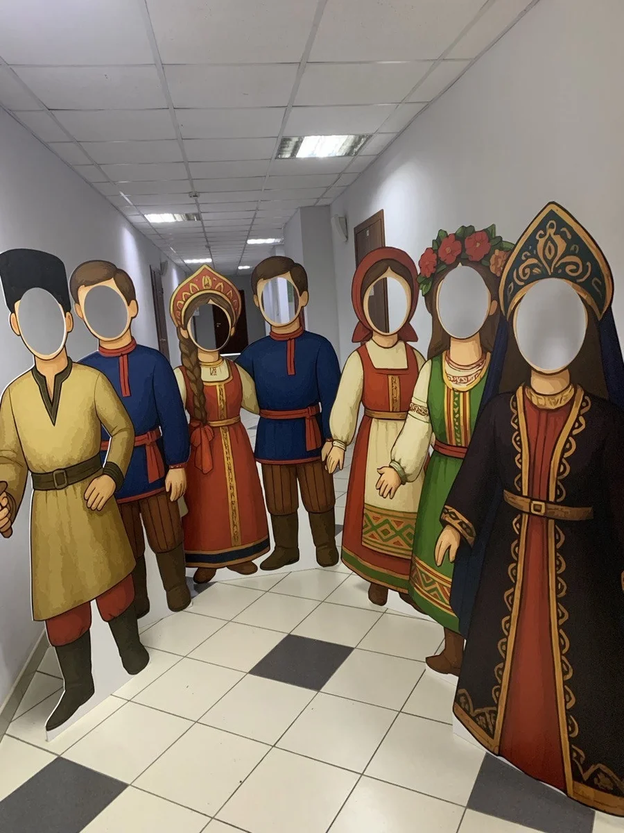 Тантамареска на заказ в СПб — фотостенд с вырезом для лица, 1,5х2 м от 7688 руб, любой сюжет